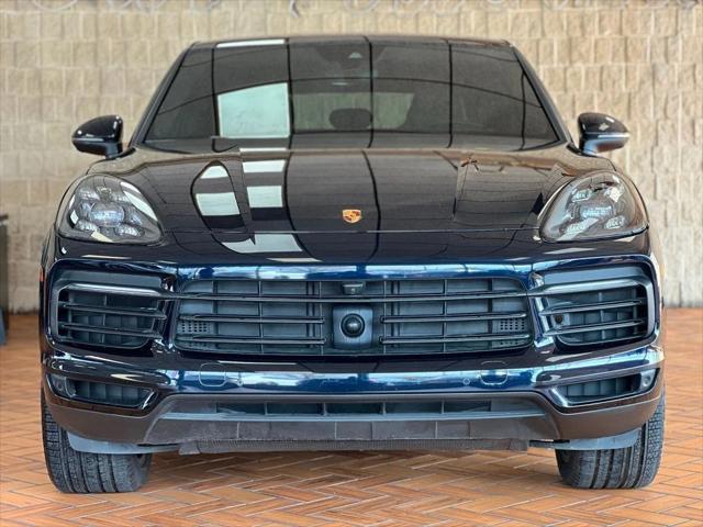 Photo of 2022 Moonlight Blue Metallic Porsche Cayenne E-Hybrid
