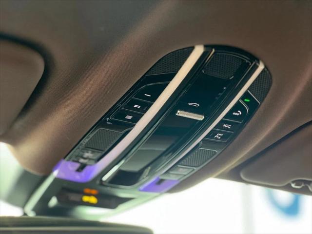 Photo of 2022 Moonlight Blue Metallic Porsche Cayenne E-Hybrid