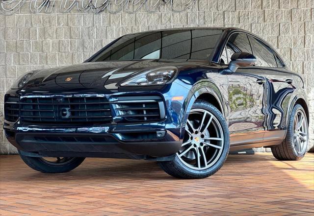 Photo of 2022 Moonlight Blue Metallic Porsche Cayenne E-Hybrid
