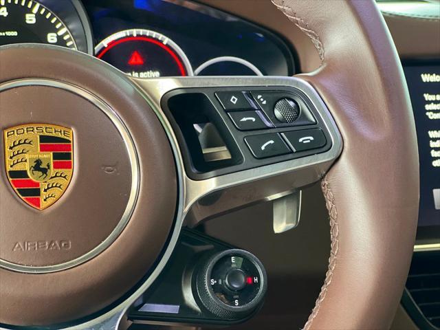 Photo of 2022 Moonlight Blue Metallic Porsche Cayenne E-Hybrid