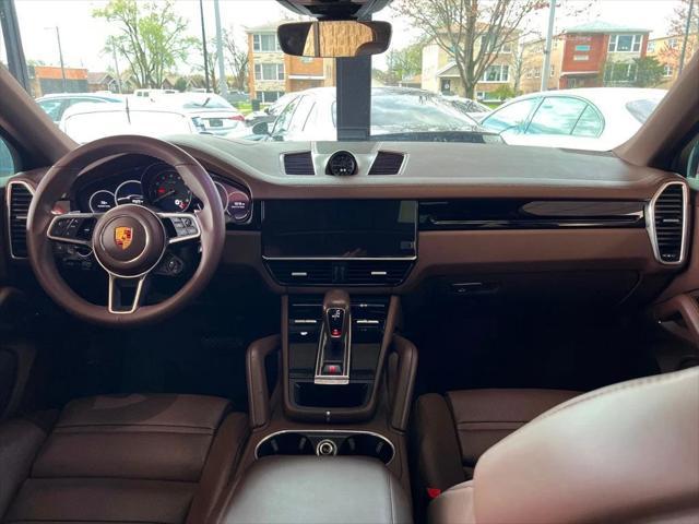 Photo of 2022 Moonlight Blue Metallic Porsche Cayenne E-Hybrid