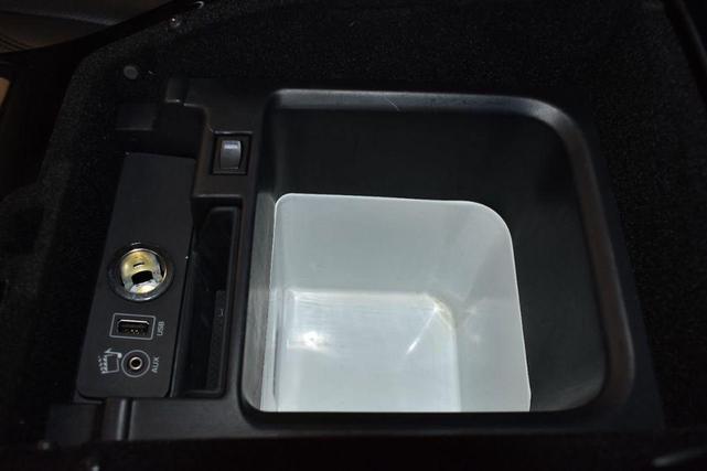 Photo of 2014 Santorini Black Metallic Land Rover Range Rover