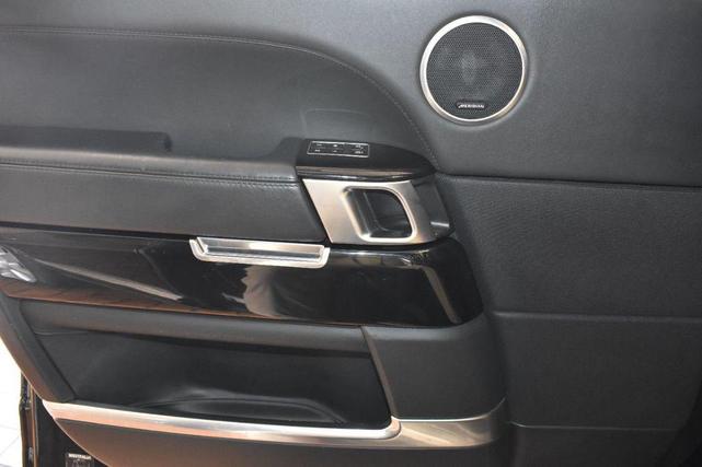 Photo of 2014 Santorini Black Metallic Land Rover Range Rover