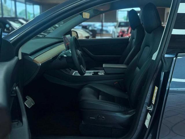 Photo of 2022 Midnight Silver Metallic Tesla Model Y