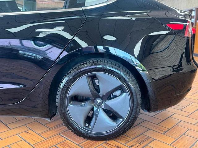 Photo of 2018 Black Tesla Model 3