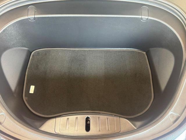 Photo of 2018 Black Tesla Model 3