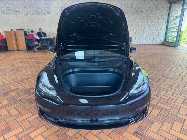 Photo of 2018 Black Tesla Model 3