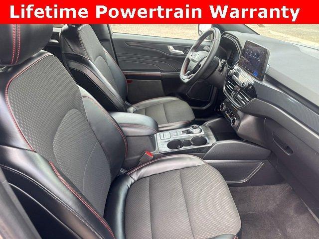 Photo of 2024 Gray Metallic Ford Escape