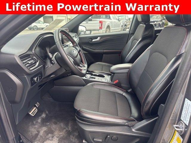 Photo of 2024 Gray Metallic Ford Escape
