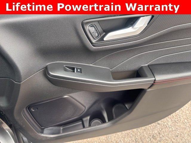 Photo of 2024 Gray Metallic Ford Escape