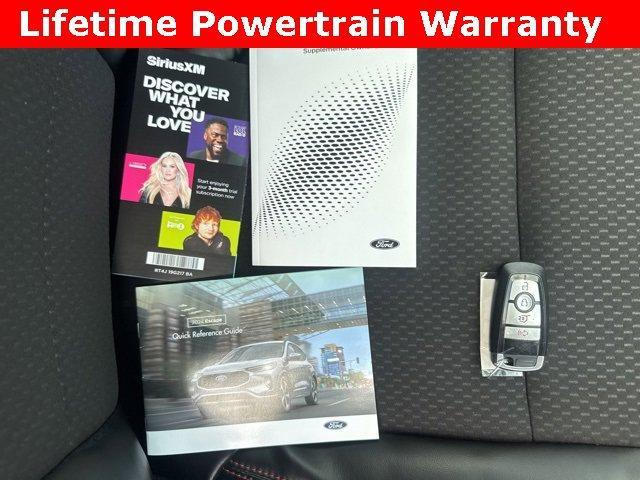Photo of 2024 Gray Metallic Ford Escape