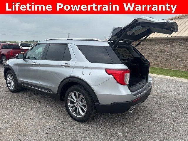 Photo of 2023 Iconic Silver Metallic Ford Explorer