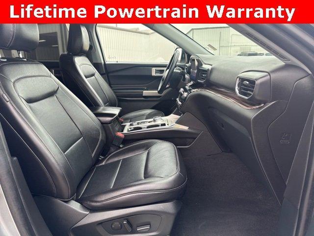 Photo of 2023 Iconic Silver Metallic Ford Explorer