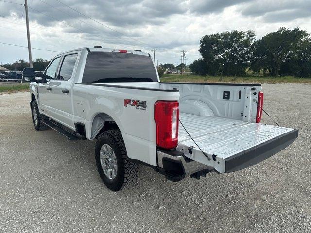 Photo of 2024 Oxford White Ford F-250