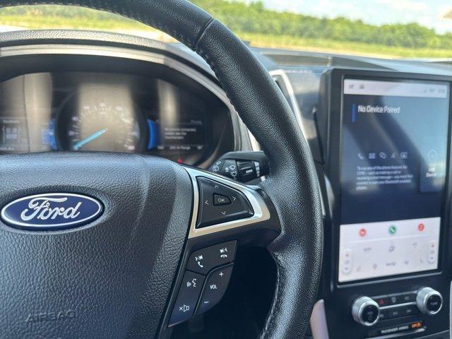 Photo of 2024 Silver Metallic Ford Edge