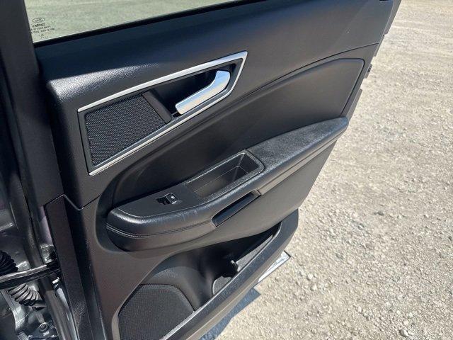 Photo of 2024 Silver Metallic Ford Edge