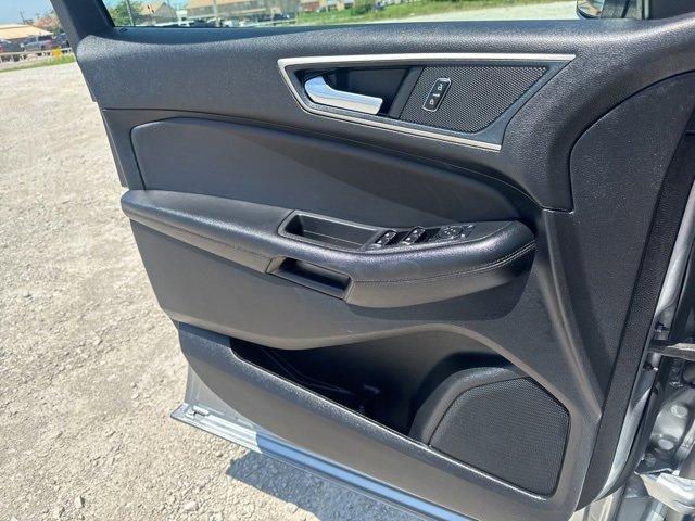 Photo of 2024 Silver Metallic Ford Edge