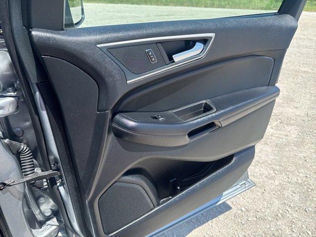 Photo of 2024 Silver Metallic Ford Edge