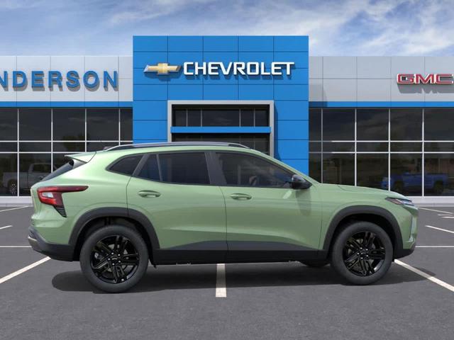 Photo of 2025 Green Chevrolet Trax