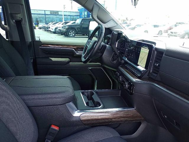 Photo of 2025 Black Chevrolet Silverado 2500