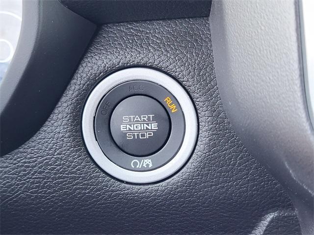 Photo of 2023 Bright White Clearcoat RAM 1500
