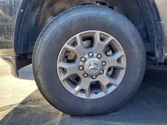 Photo of 2024 Granite Crystal Clearcoat Metallic RAM 2500
