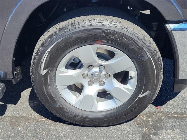 Photo of 2025 Granite Crystal Clearcoat Metallic RAM 1500