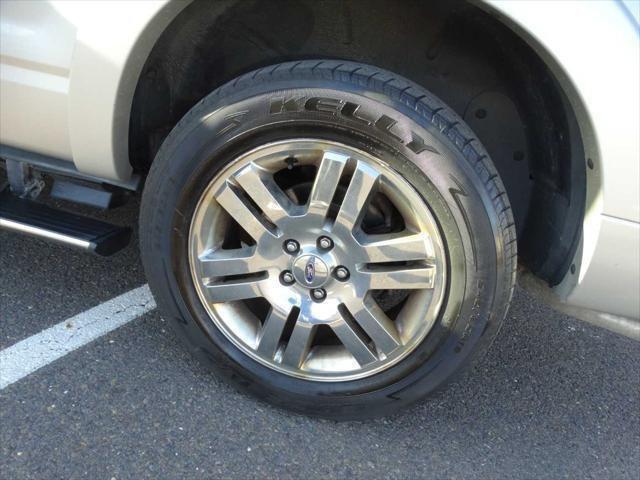 Photo of 2008 Vapor Silver Metallic Ford Explorer