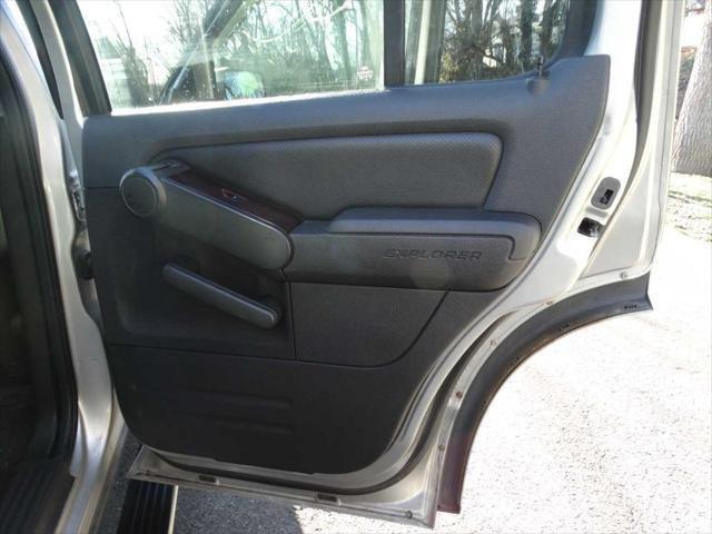 Photo of 2008 Vapor Silver Metallic Ford Explorer