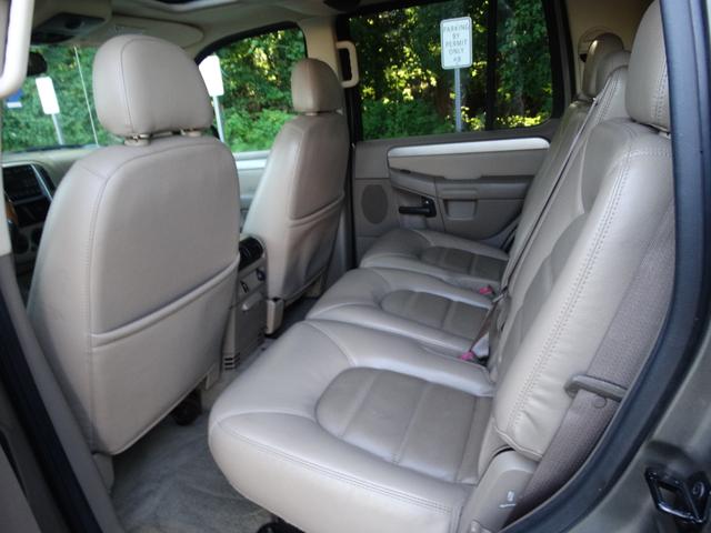 Photo of 2003 gray Ford Explorer