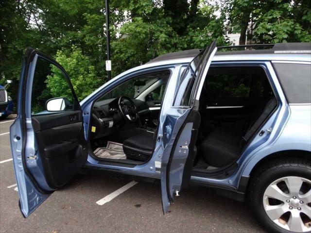 Photo of 2011 Sky Blue Metallic Subaru Outback