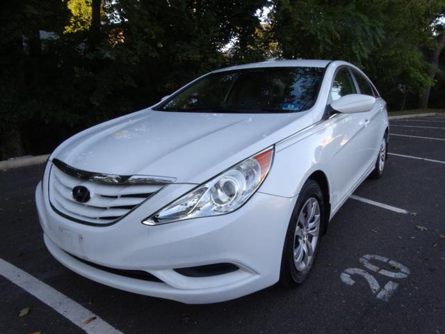 Photo of 2012 White Hyundai SONATA