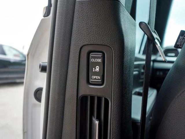 Photo of 2023 Platinum White Pearl Honda Odyssey