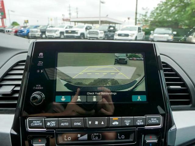 Photo of 2023 Platinum White Pearl Honda Odyssey