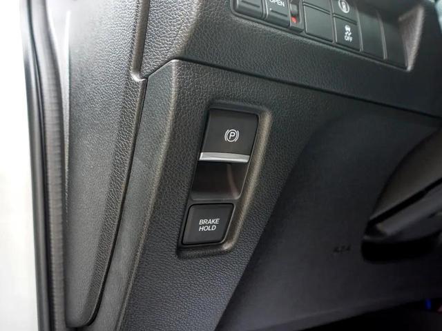 Photo of 2023 Platinum White Pearl Honda Odyssey