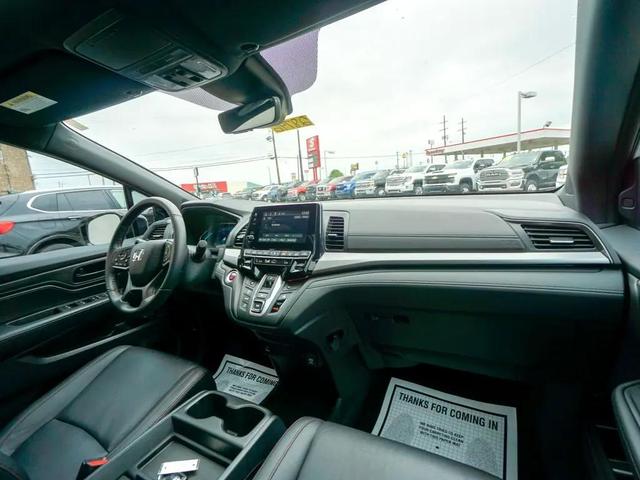 Photo of 2023 Platinum White Pearl Honda Odyssey