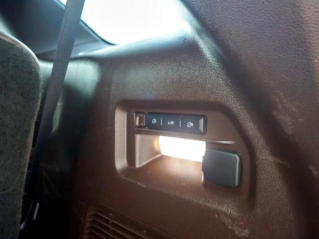 Photo of 2021 White Ford Explorer