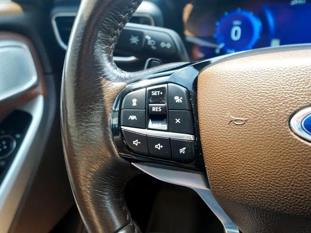 Photo of 2021 White Ford Explorer