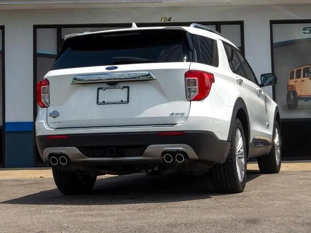 Photo of 2021 White Ford Explorer