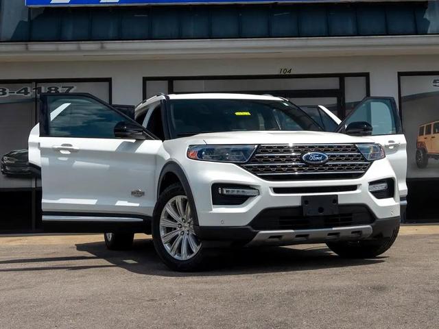 Photo of 2021 White Ford Explorer