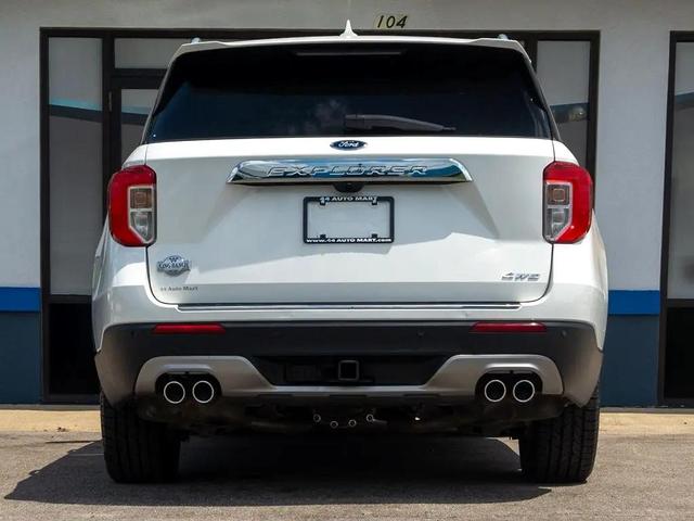 Photo of 2021 White Ford Explorer