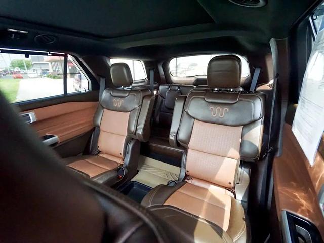 Photo of 2021 White Ford Explorer