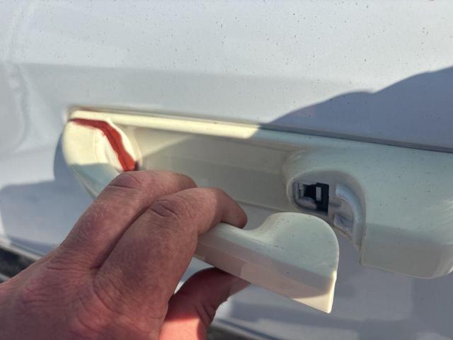 Photo of 2018 Bright White Clearcoat RAM 3500