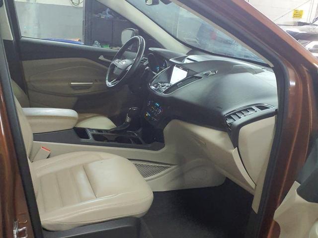 Photo of 2017 Red Ford Escape