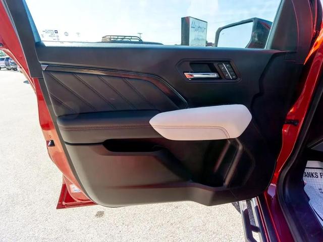 Photo of 2023 Red GMC Canyon