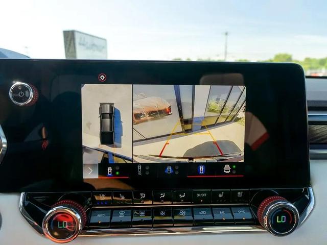Photo of 2023 Red GMC Canyon
