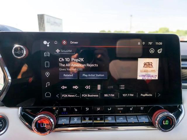 Photo of 2023 Red GMC Canyon