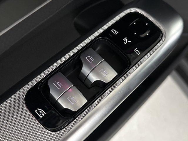 Photo of 2025 Black Mercedes-Benz GLC 300