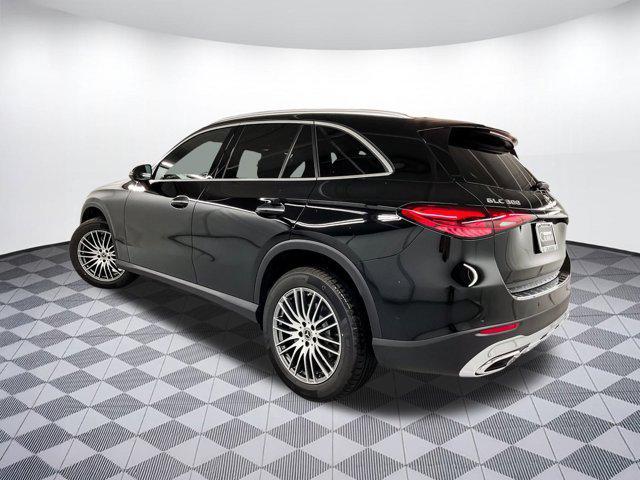 Photo of 2025 Black Mercedes-Benz GLC 300
