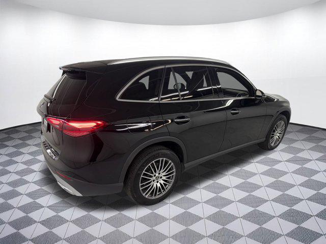 Photo of 2025 Black Mercedes-Benz GLC 300
